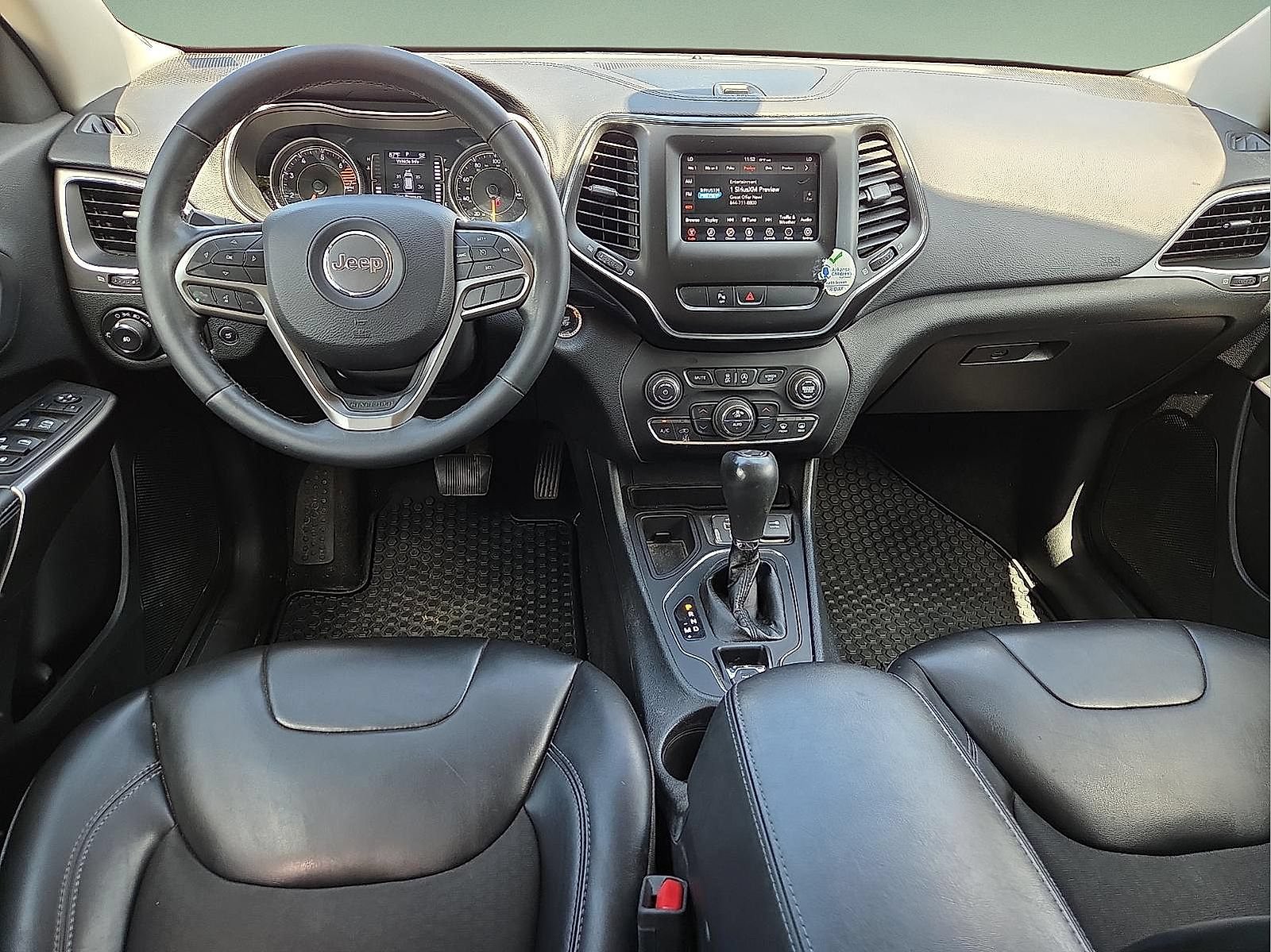Used 2019 Jeep Cherokee Latitude Plus w/ Comfort/Convenience Group FWD image 11