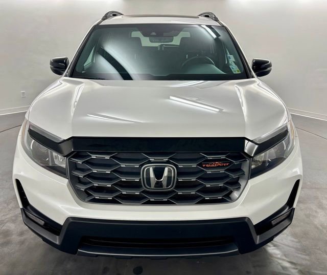 Certified 2025 Honda Passport TrailSport image 3