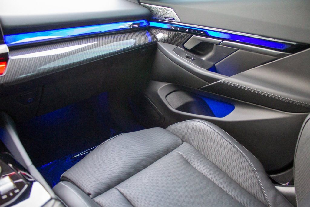 Used 2025 BMW M5 w/ Carbon Package image 20