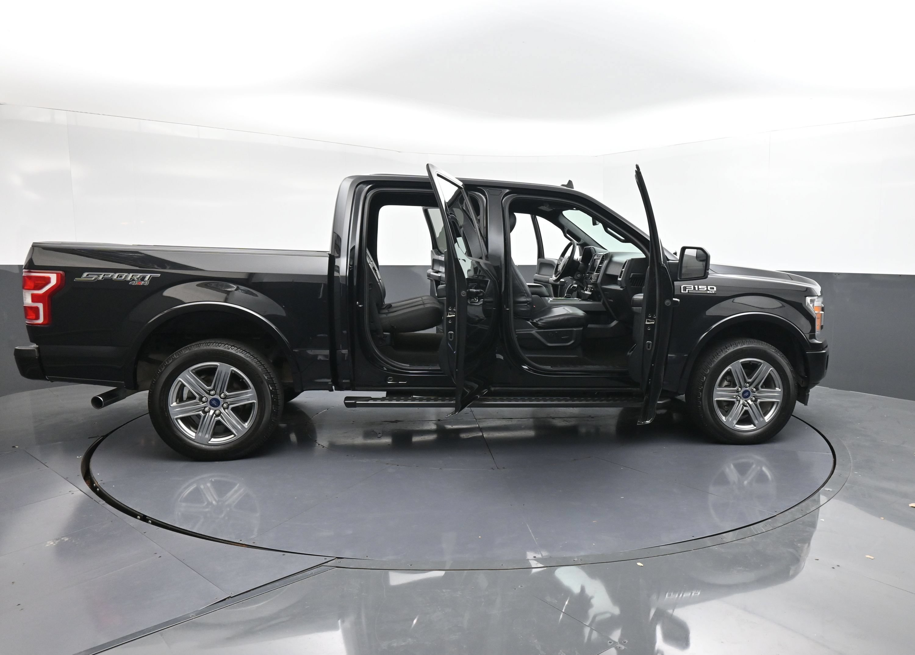 Used 2019 Ford F150 XLT w/ Equipment Group 302A Luxury AWD/4WD image 40