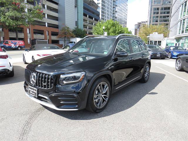 Used 2025 Mercedes-Benz GLB 35 AMG 4MATIC image 1