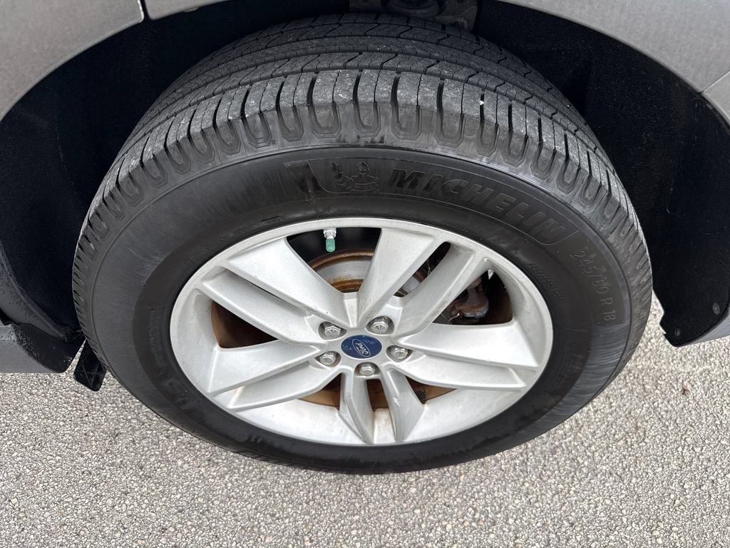 Used 2015 Ford Edge SEL w/ Equipment Group 201A AWD/4WD image 9