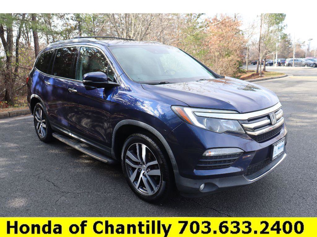 Used 2017 Honda Pilot Touring image 1