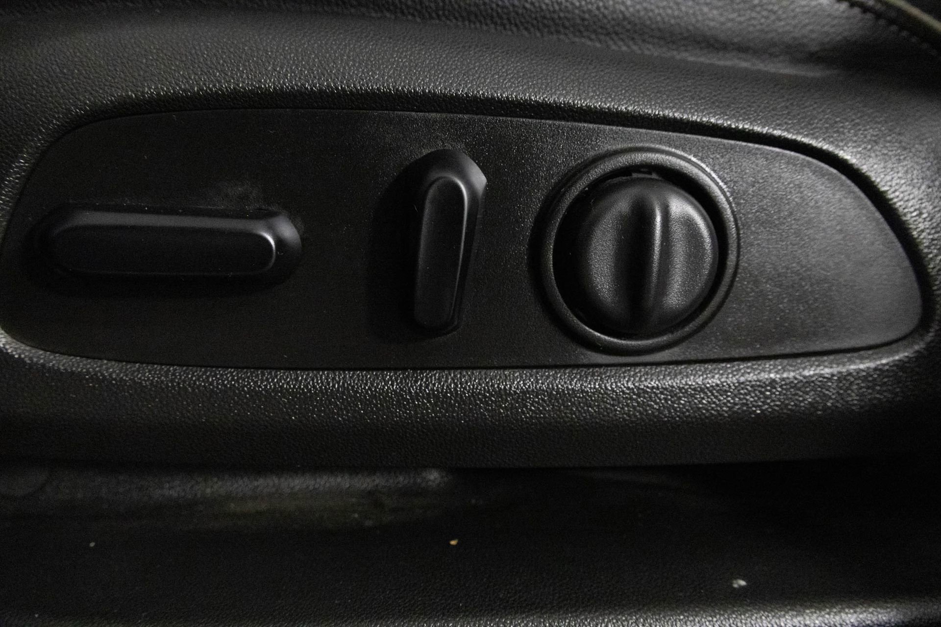 Used 2019 GMC Terrain Denali w/ Advanced Safety Package image 20