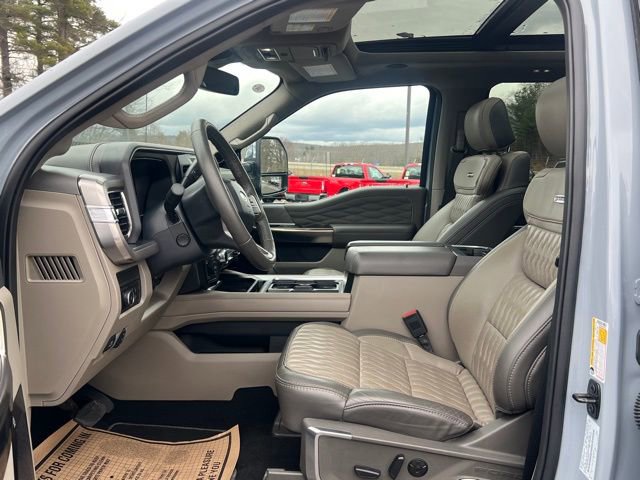 Used 2025 Ford F350 Platinum w/ Platinum Plus Package image 15