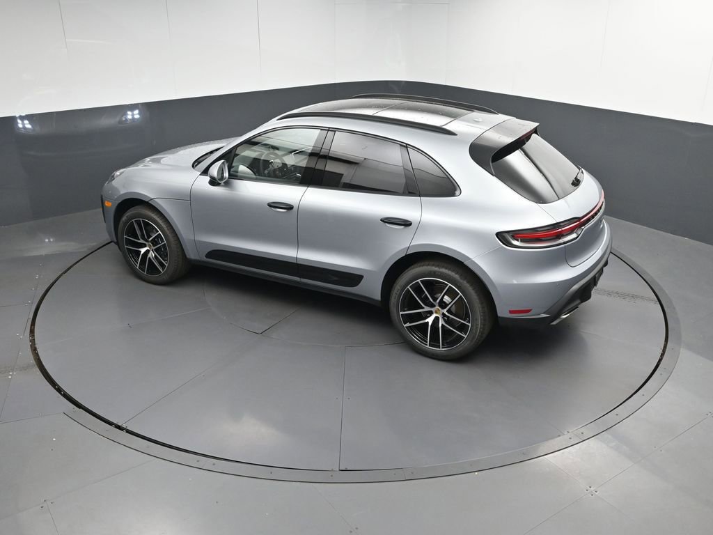 Used 2025 Porsche Macan image 35