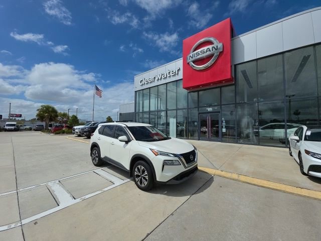 Used 2023 Nissan Rogue SV image 1