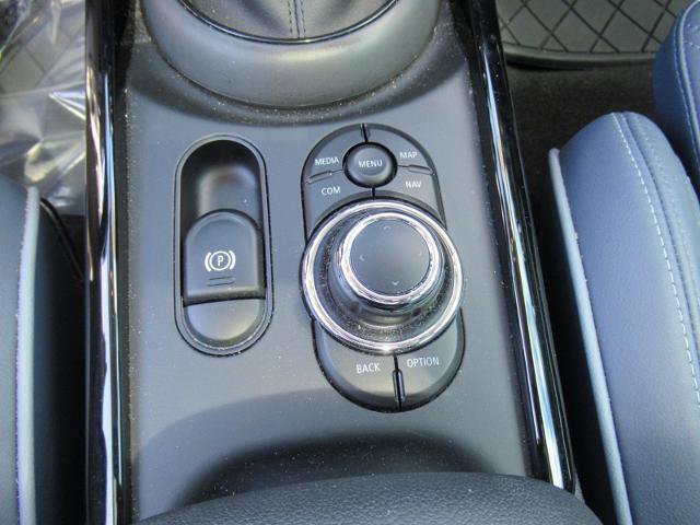 Used 2022 MINI Cooper Clubman S w/ Signature Upholstery Package FWD image 21