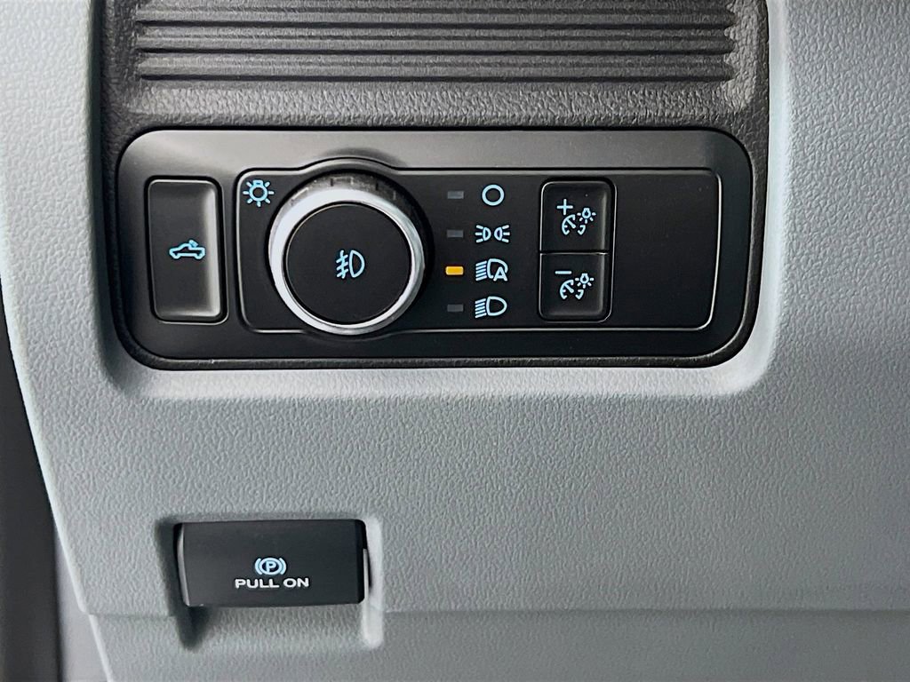 New 2026 Ford F250 XL w/ XL Chrome Package image 18