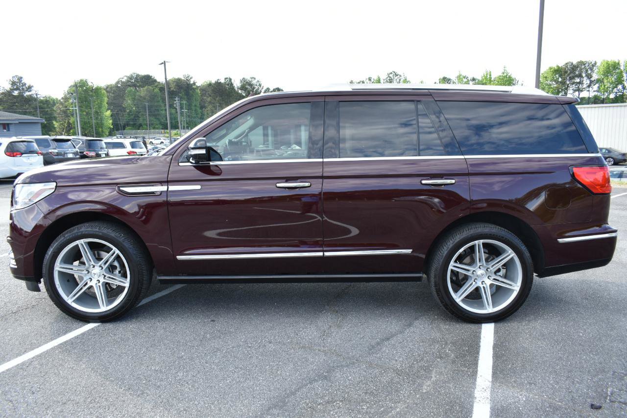 Used 2018 Lincoln Navigator Select RWD image 9