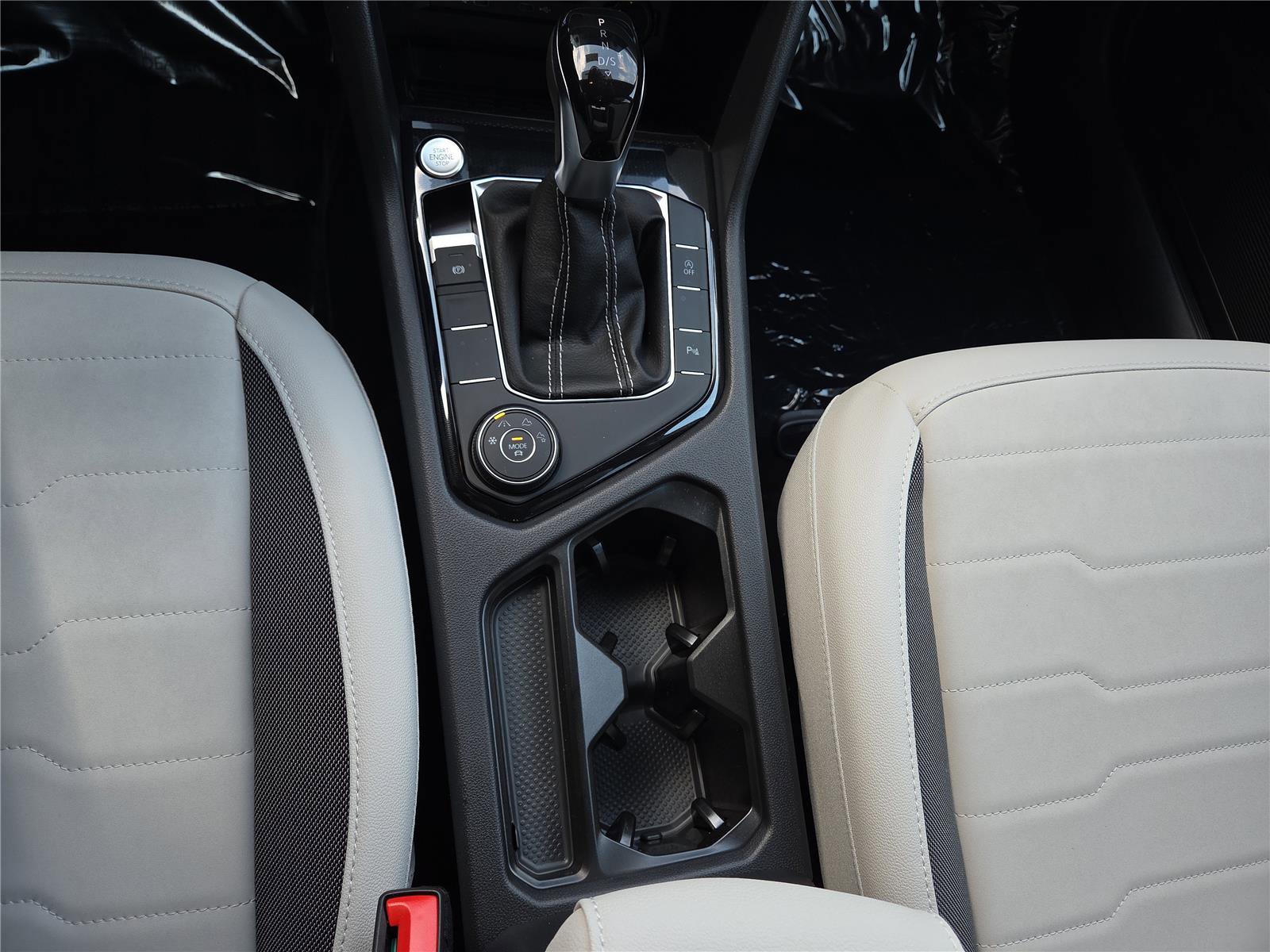 New 2026 Volkswagen Taos SE image 20