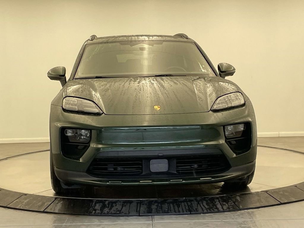 Certified 2025 Porsche Macan 4 Electric image 10