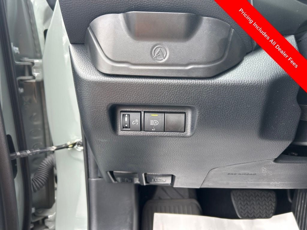 Used 2023 Toyota RAV4 XLE FWD image 6