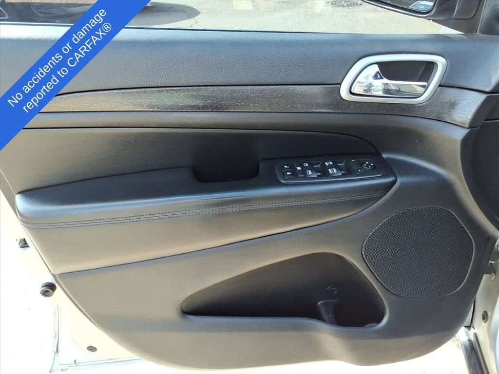 Used 2018 Jeep Grand Cherokee Laredo image 16