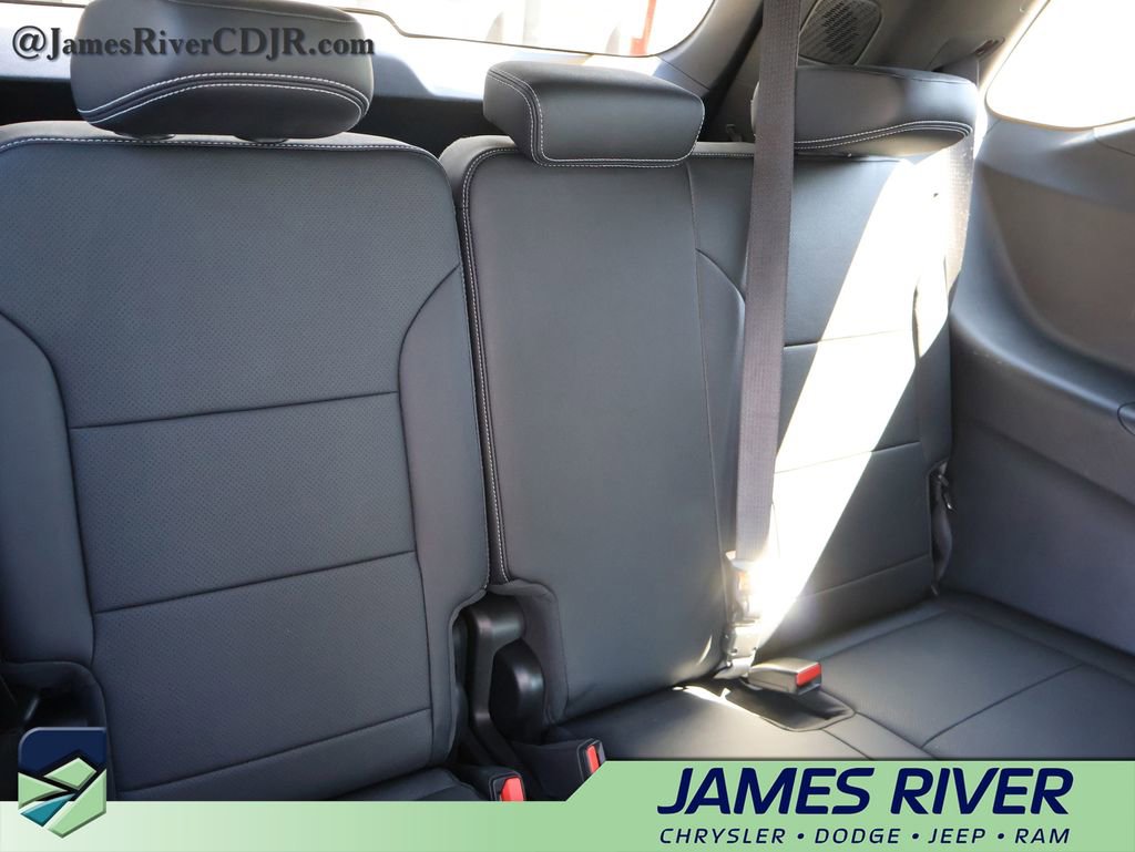 Used 2026 Chevrolet Traverse LT AWD/4WD image 13