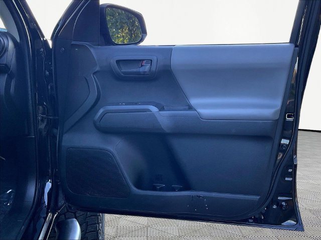 Used 2022 Toyota Tacoma SR w/ SR Convenience Package RWD image 29
