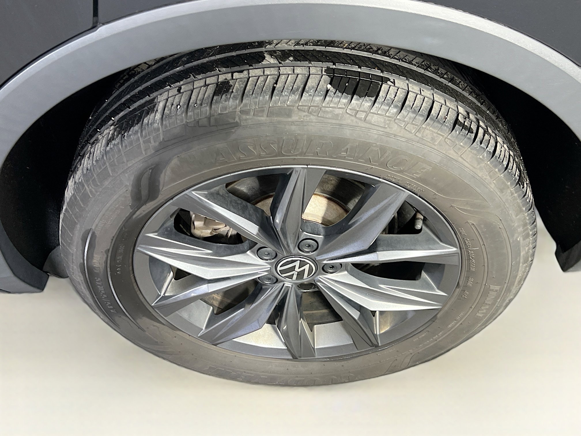 Used 2022 Volkswagen Tiguan SE AWD/4WD image 29