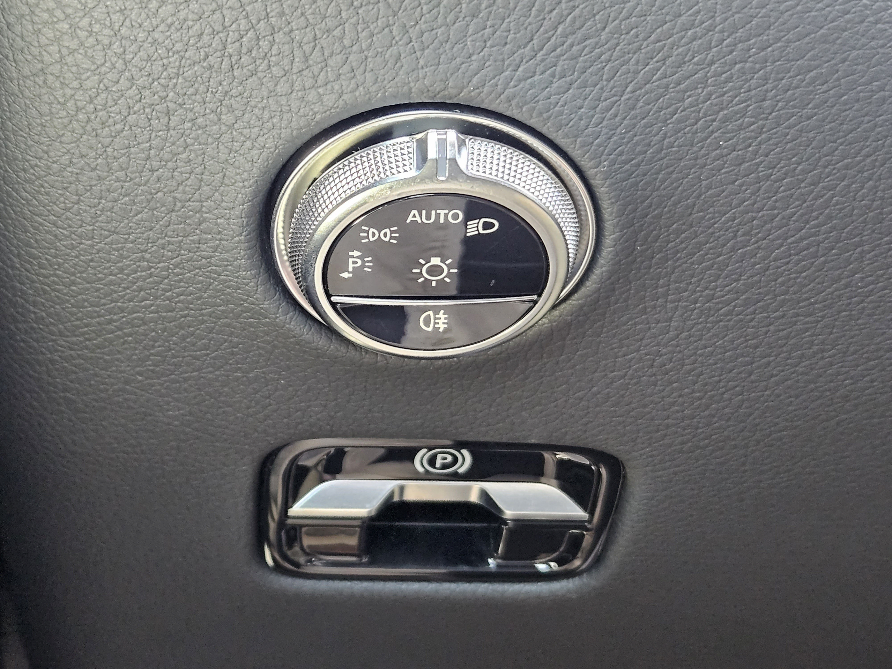 Certified 2026 Mercedes-Benz GLC 300 4MATIC image 31