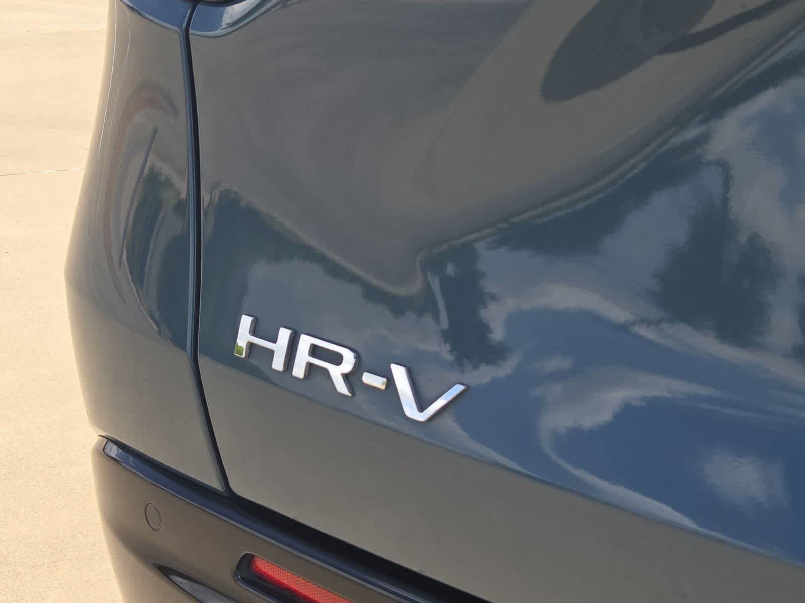 Used 2024 Honda HR-V EX-L image 11