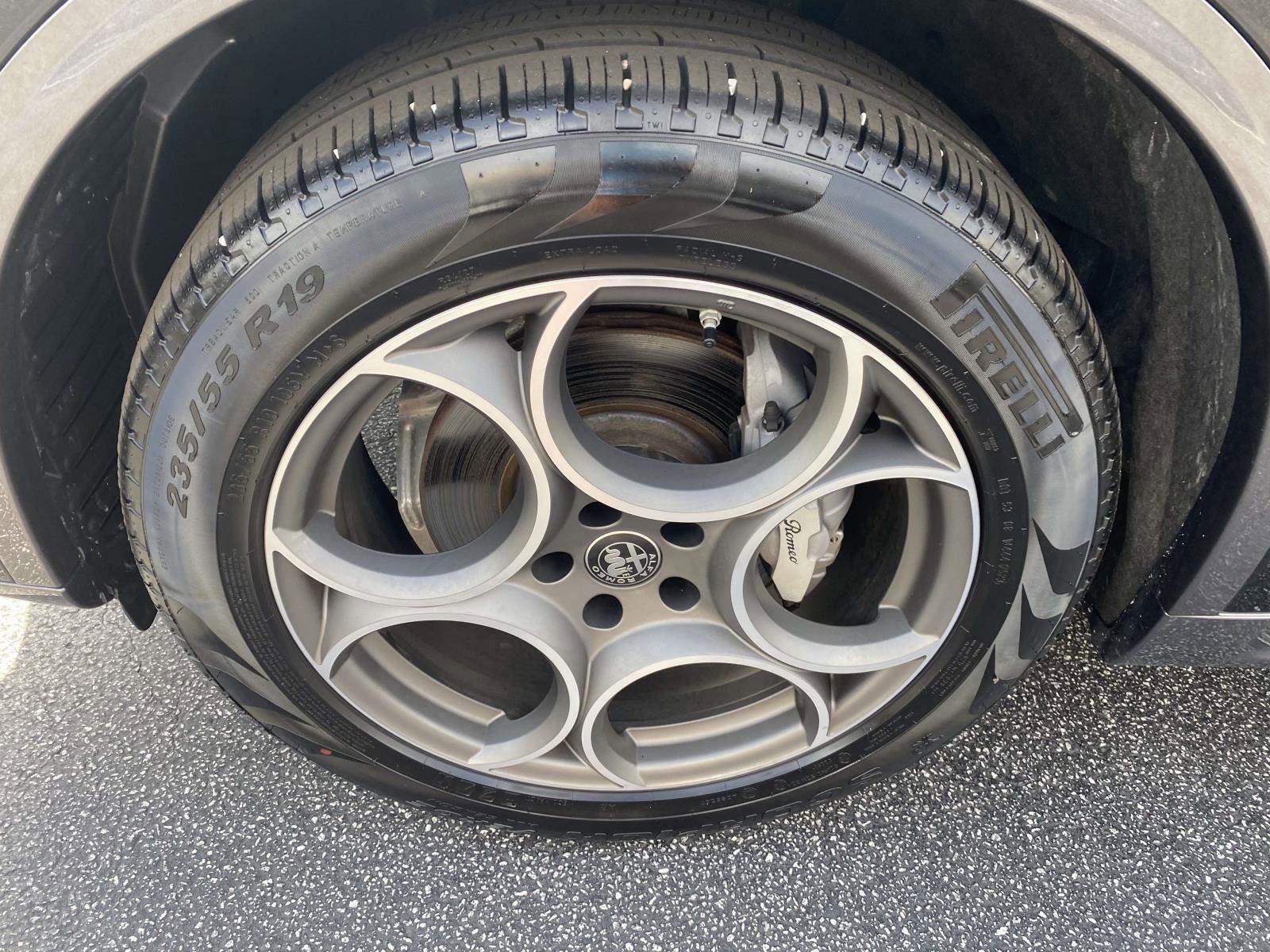 Used 2024 Alfa Romeo Stelvio Ti image 23