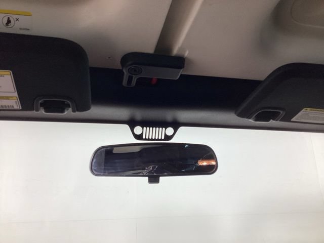 Used 2018 Jeep Wrangler Unlimited Sport AWD/4WD image 17