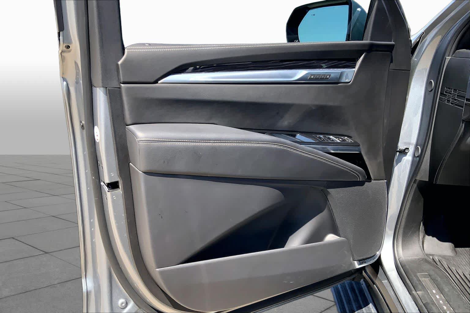 Used 2026 Cadillac Escalade Sport w/ Touring Package AWD/4WD image 22