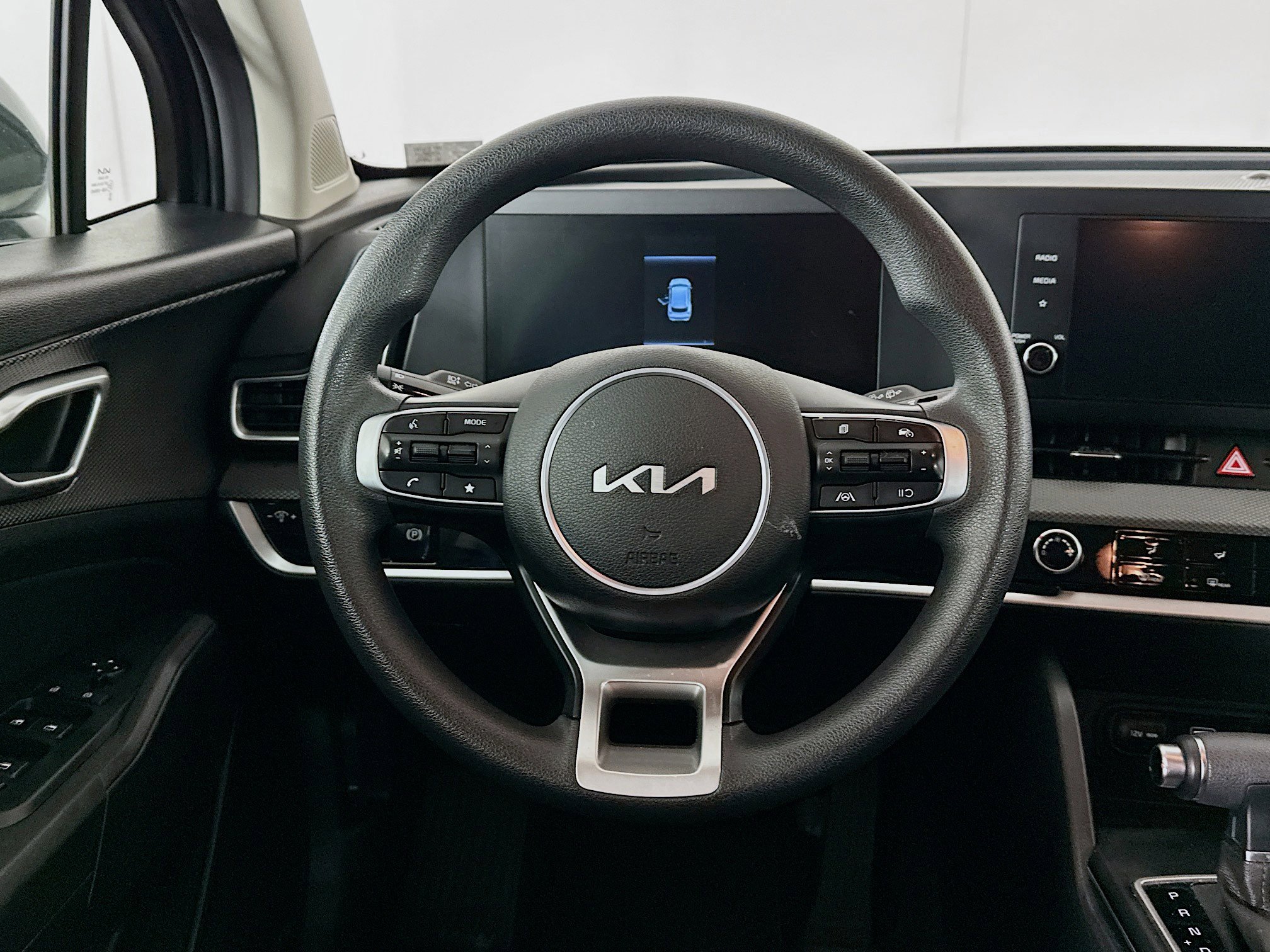 Used 2024 Kia Sportage LX image 17