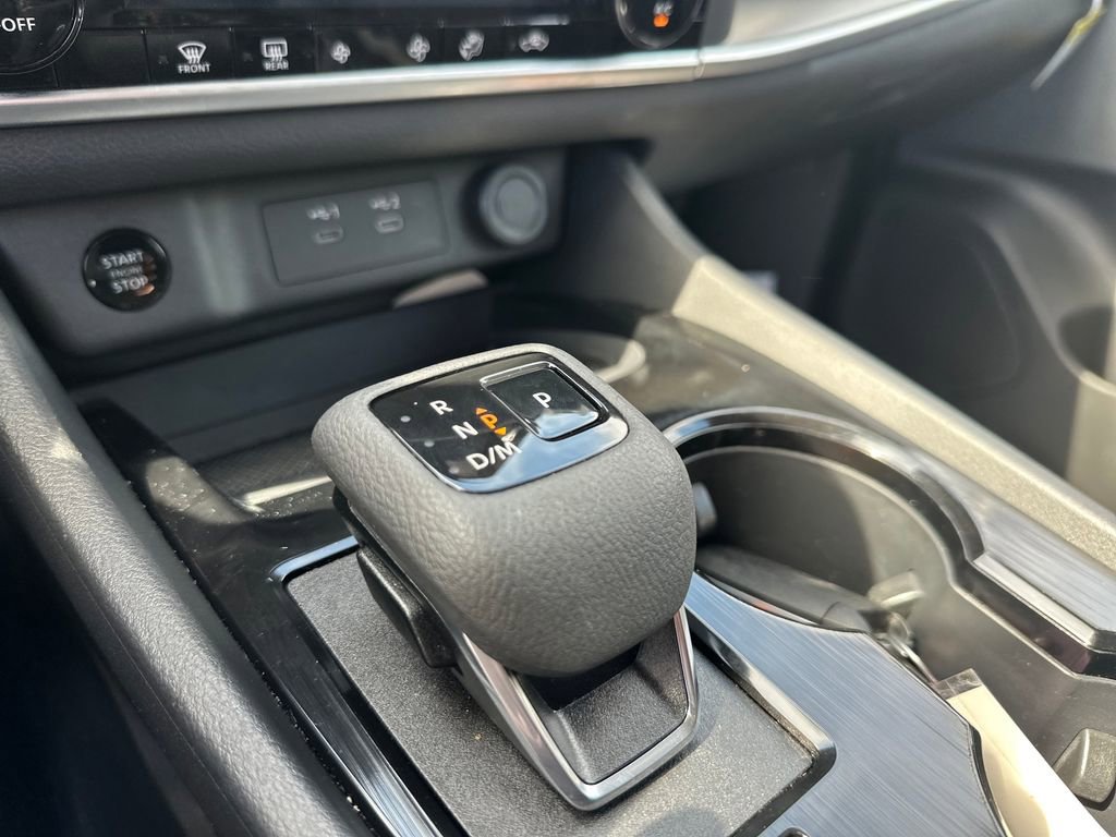 Used 2025 Nissan Rogue SV image 22