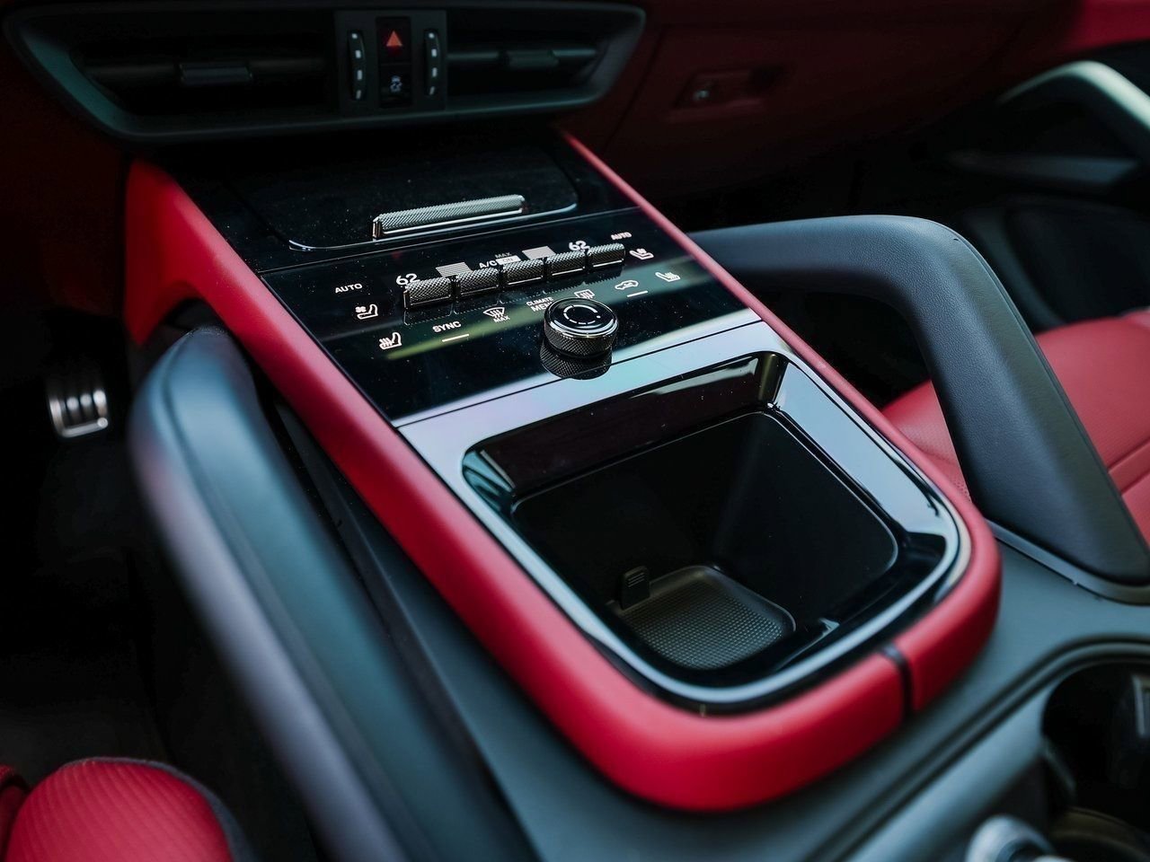 Certified 2025 Porsche Cayenne Turbo image 20