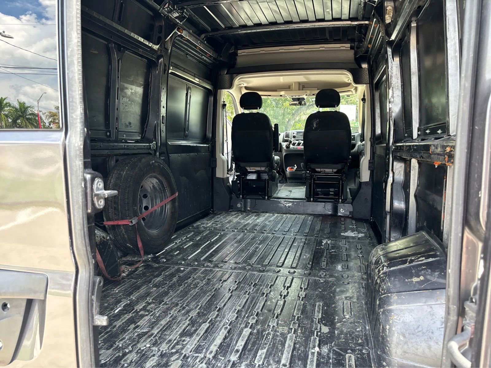 Used 2015 RAM ProMaster 2500 w/ Interior Convenience Group FWD image 12