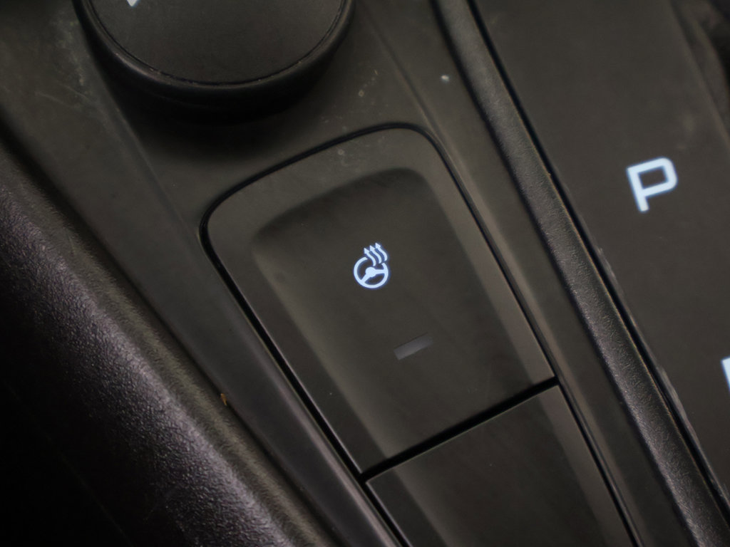 Used 2018 Ford Focus SE w/ Cold Weather Package FWD image 45