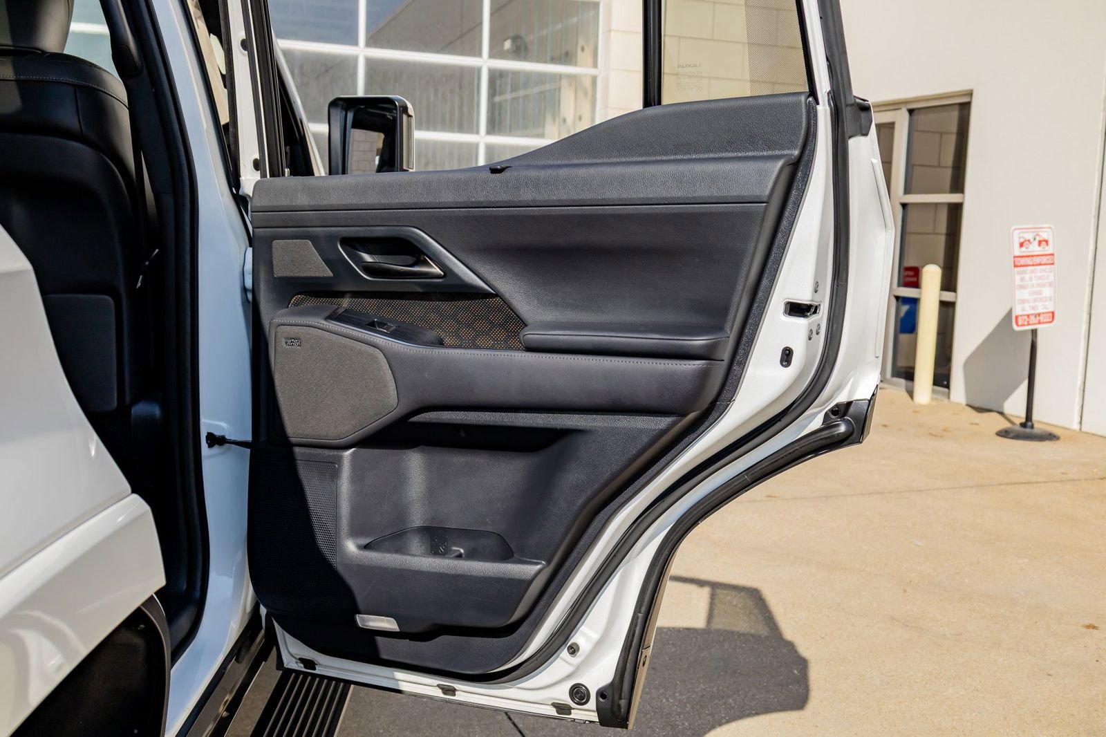 Used 2024 Lexus GX 550 w/ Accessory Package (Z1) image 38