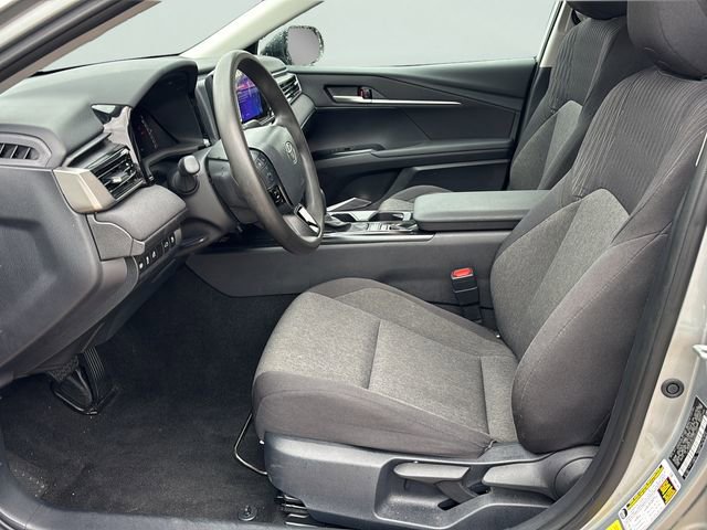 Used 2025 Toyota Camry LE image 19