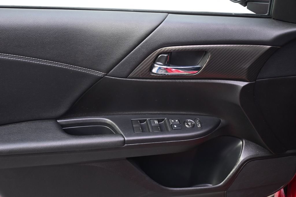 Used 2016 Honda Accord Sport image 17