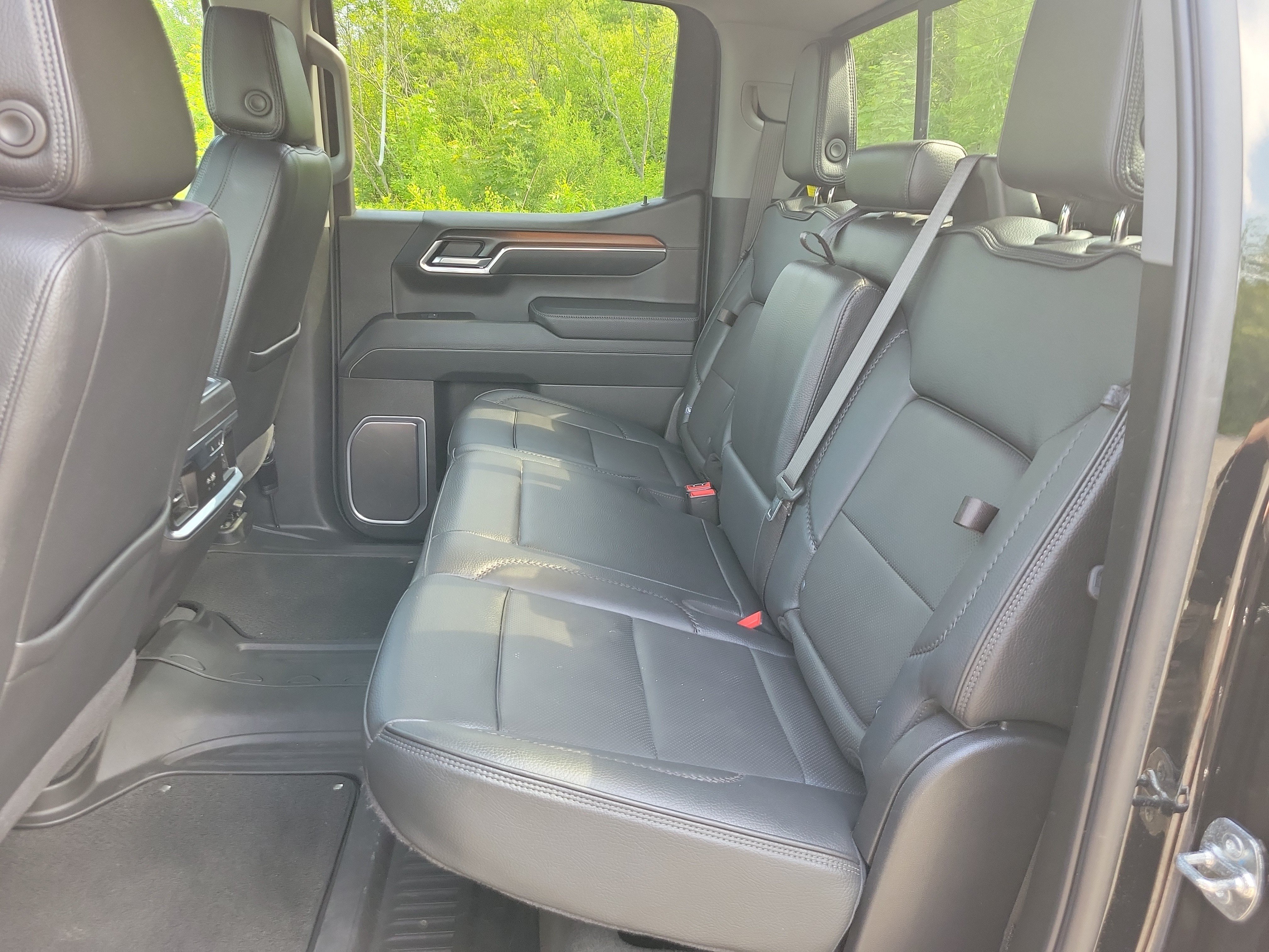 Used 2025 GMC Sierra 1500 Denali w/ Denali Reserve Package AWD/4WD image 16