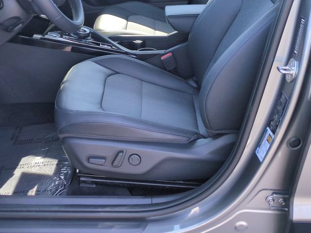 Certified 2024 Kia Niro Wind FWD image 16