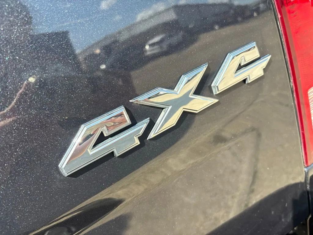 Used 2020 RAM 1500 Classic SLT AWD/4WD image 11