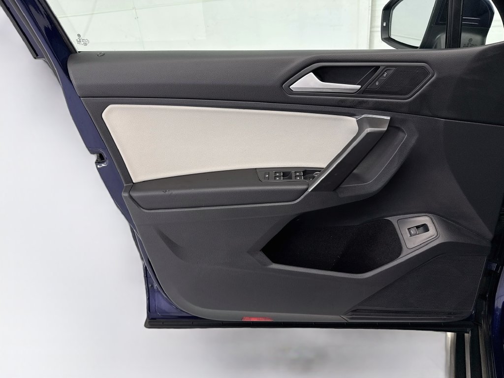 Used 2021 Volkswagen Tiguan SEL FWD image 23