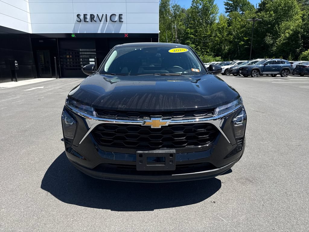Used 2026 Chevrolet Trax LS w/ LS Convenience Package FWD image 8