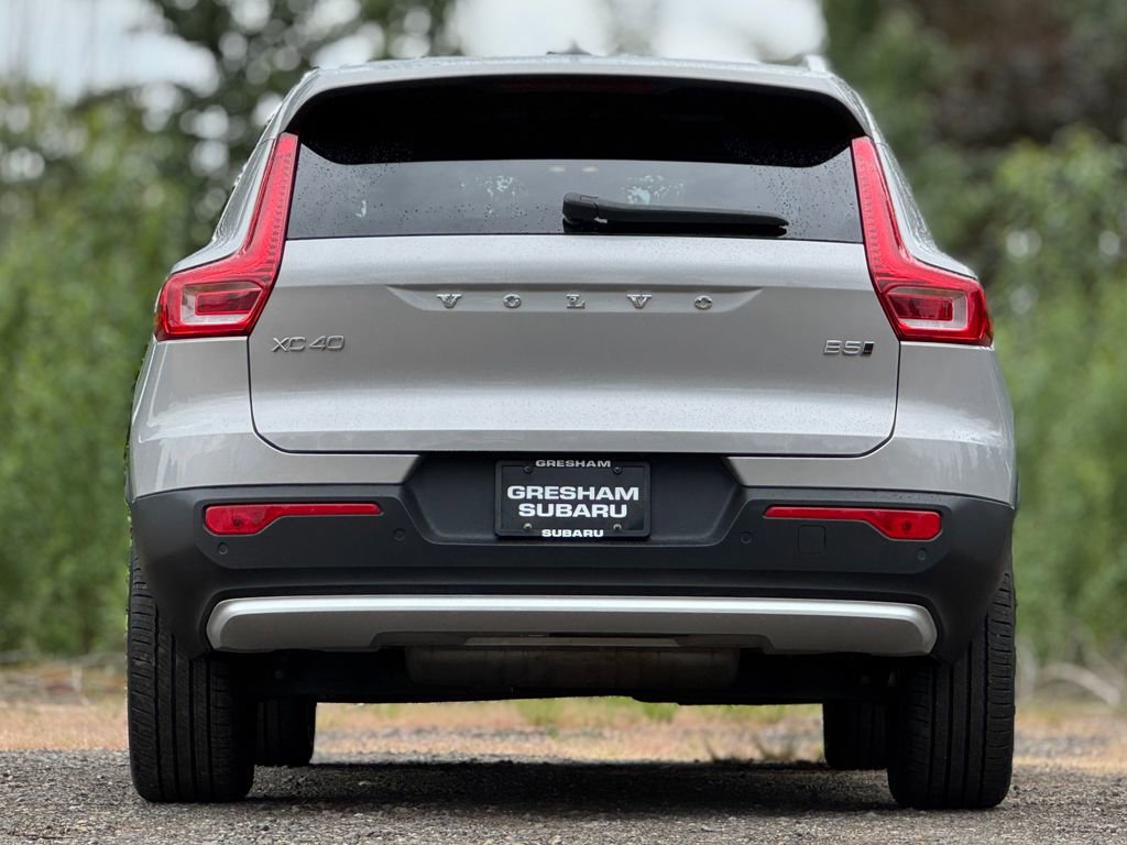 Used 2024 Volvo XC40 B5 Core AWD/4WD image 6