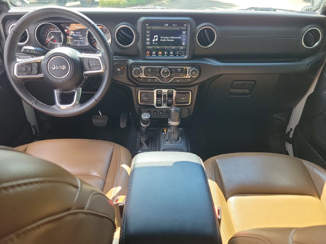 Used 2021 Jeep Gladiator Overland w/ Popular Equipment Package AWD/4WD image 13