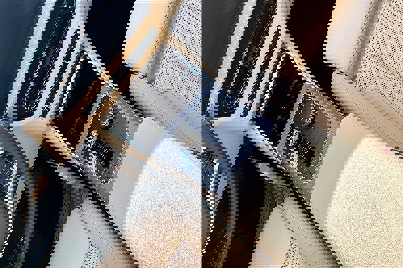 Used 2025 BMW 330i Sedan w/ Convenience Package image 11