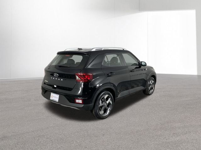 Certified 2025 Hyundai Venue SEL image 13