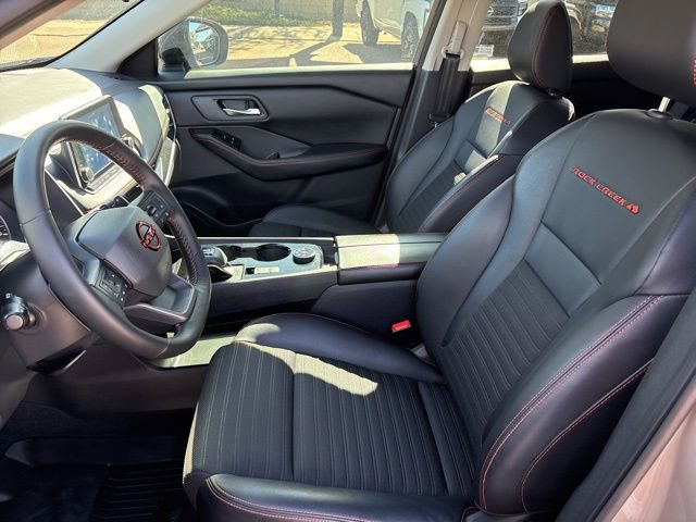 Used 2025 Nissan Rogue SV AWD/4WD image 17