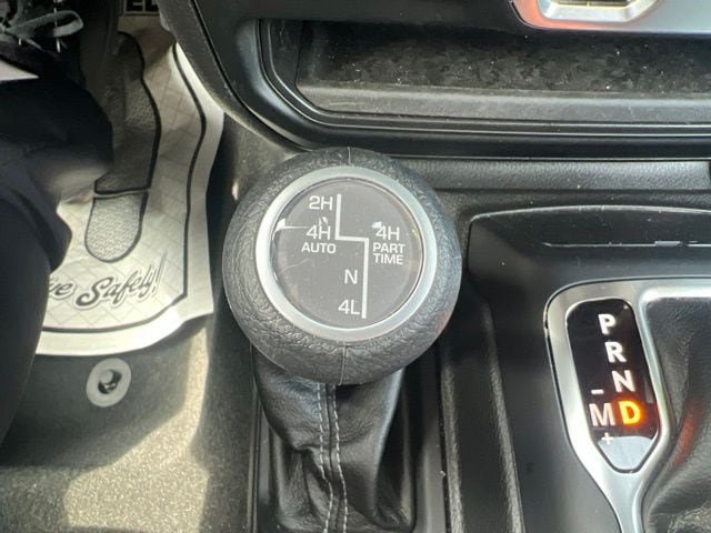 Certified 2025 Jeep Wrangler Unlimited Sahara AWD/4WD image 27