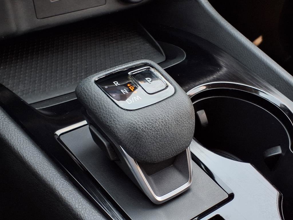 Used 2021 Nissan Rogue SV image 6