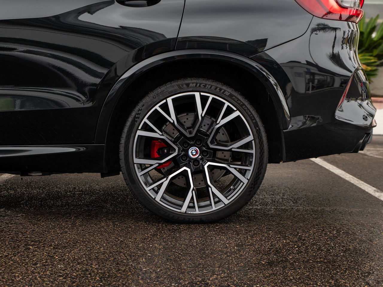 Used 2023 BMW X5 M Competition w/ Competition Package image 4