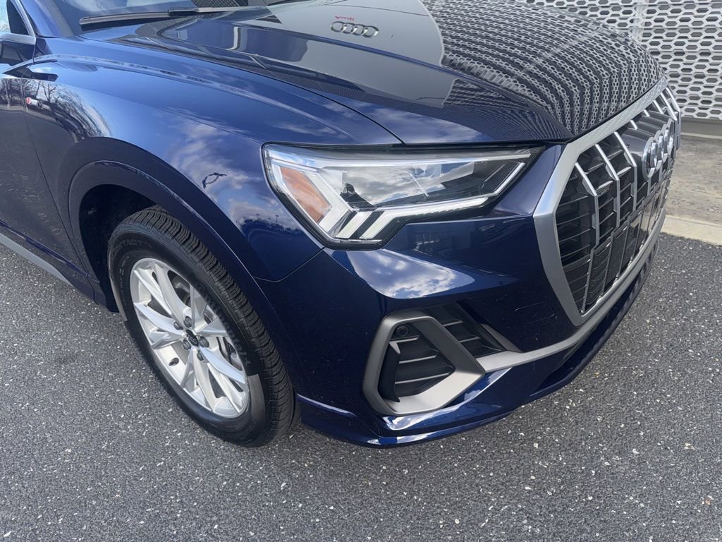 Certified 2025 Audi Q3 2.0T Premium Plus w/ Premium Plus Package AWD/4WD image 4