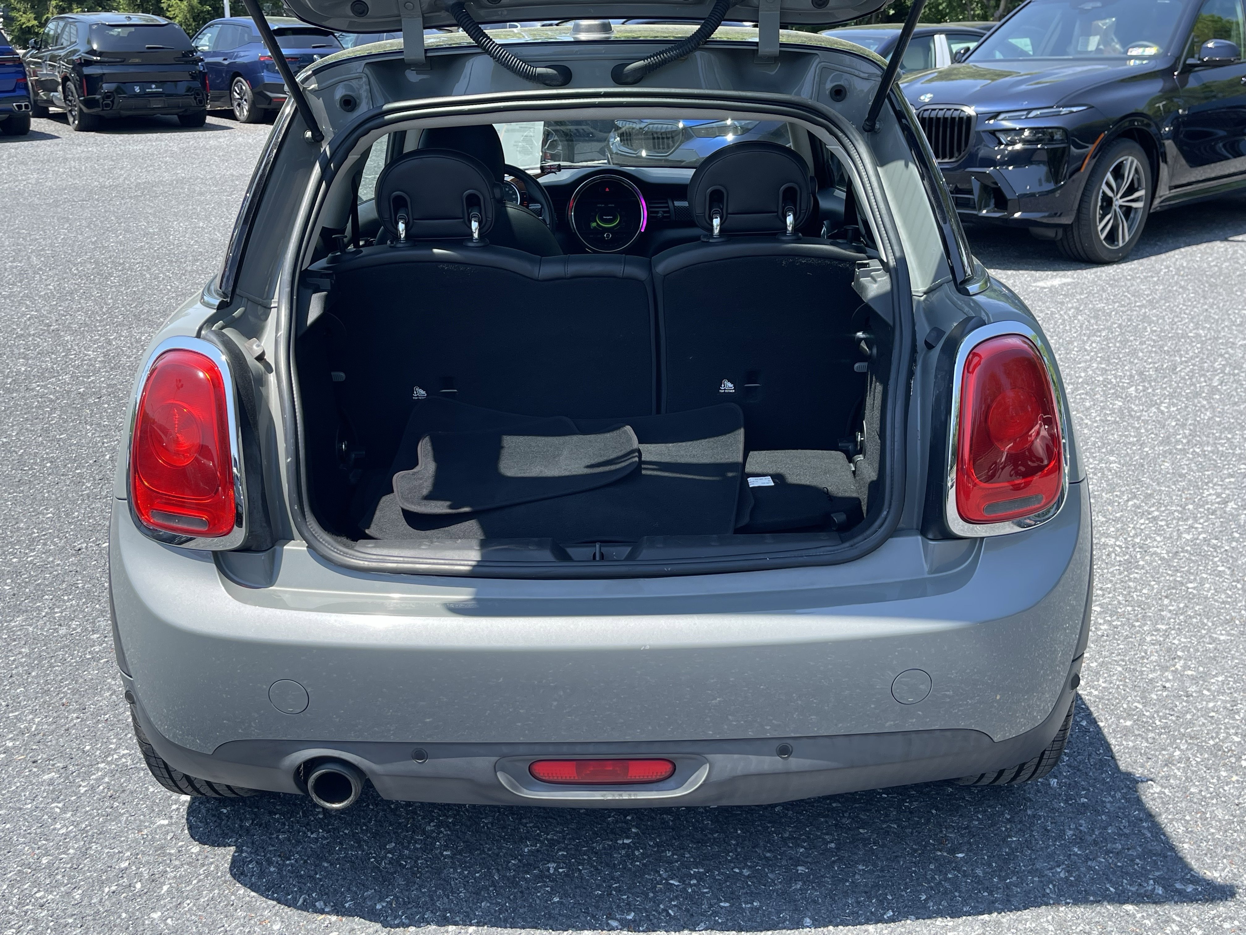 Used 2017 MINI Cooper 2-Door Hardtop FWD image 8