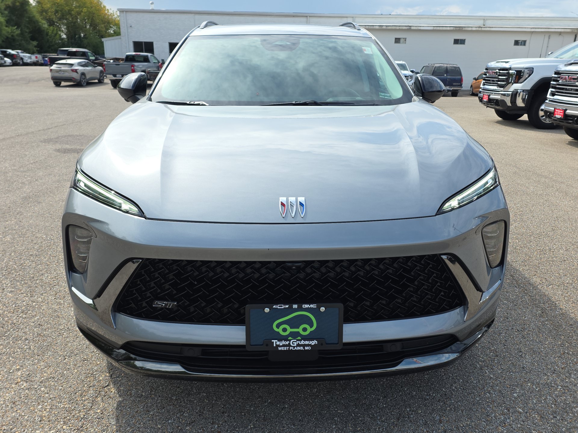 Used 2024 Buick Envision Sport Touring AWD/4WD image 3